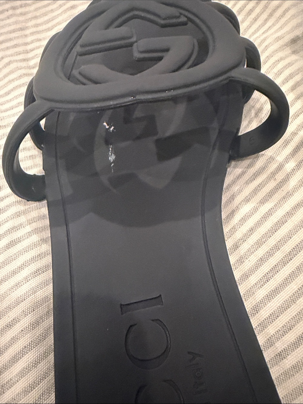 Gucci Black Rubber Interlocking G Slide Sandals - Picture 8 of 16